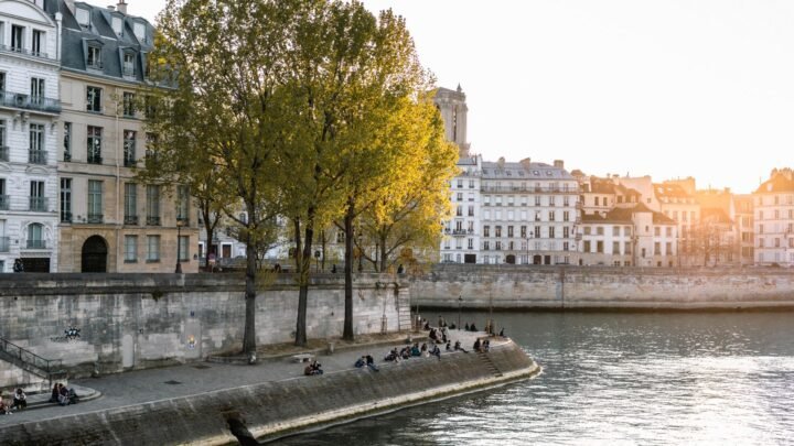 Compagnie adulte à Courbevoie : guide de rencontres et de conversation respectueuse