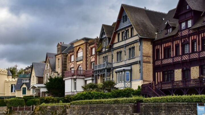 Compagnie adulte à Deauville : guide de rencontres, conversation et respect