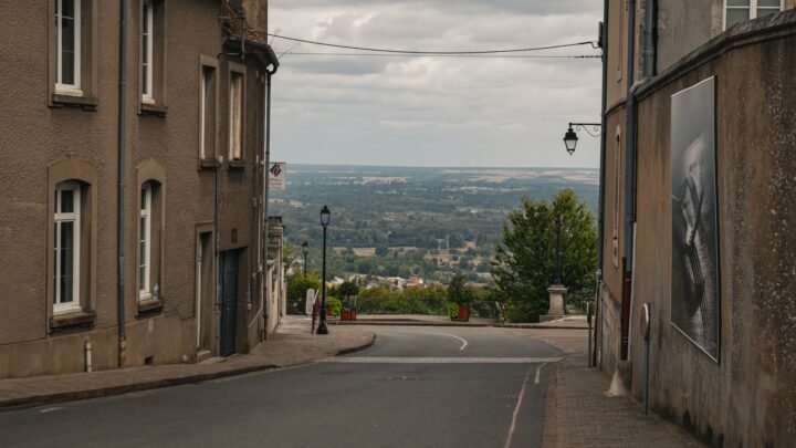 Complicité adulte à Clermont-Ferrand : guide pour des rencontres respectueuses et choisies