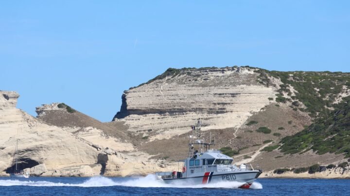 Escort booking etiquette à Bonifacio : communiquer, cadrer, respecter