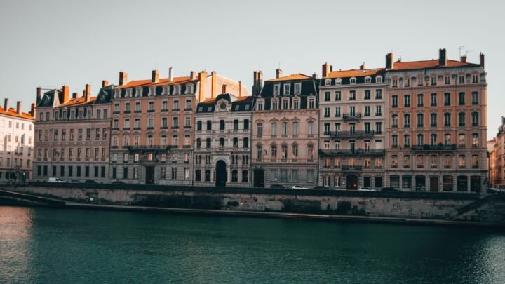 Escorts à Lyon : bien parcourir l’annuaire en ligne