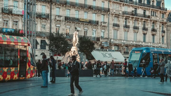 Guide escort à Montpellier pour les visiteurs : préparer sa rencontre en toute sérénité