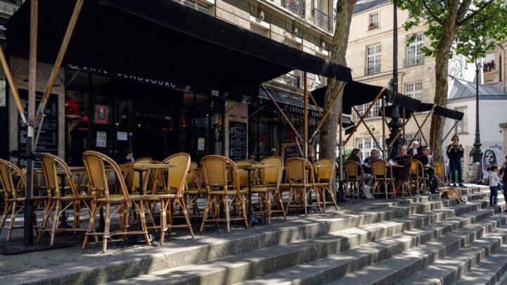 Soirée adulte à Clermont-Ferrand : guide pour une découverte nocturne élégante