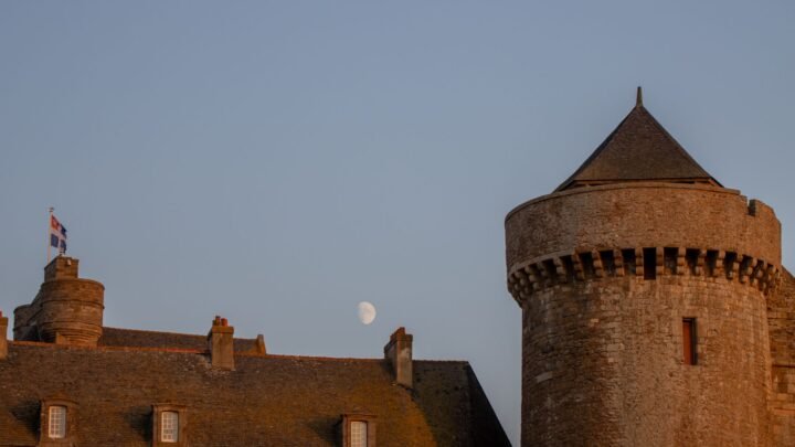 Soirées adultes à Saint-Malo : sortir, se détendre et préparer une rencontre