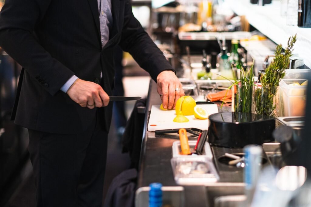 Bar à cocktails à Mâcon avec ambiance chaleureuse