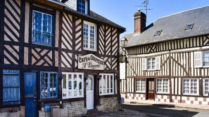Vie nocturne adulte à Quimper : un guide élégant pour une soirée découverte en Bretagne