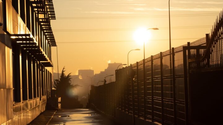 Vie nocturne et rencontres adultes à Villeurbanne : préparer une soirée avec respect